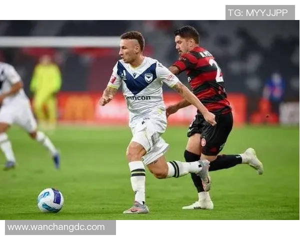 世界足球巨星同场竞技激烈对抗精彩纷呈，球迷热血沸腾的巅峰对决